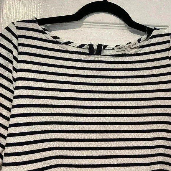 Green Envelope Black White Striped Zip Back Flared Sleeve Blouse Size Small - Picture 11 of 11